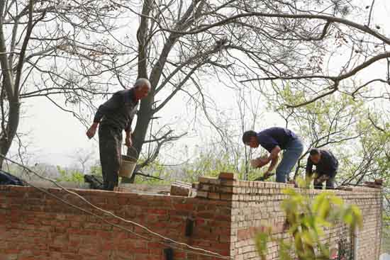 擔(dān)責(zé)遠(yuǎn)行，隆華黨委扶貧挺進(jìn)實(shí)施階段