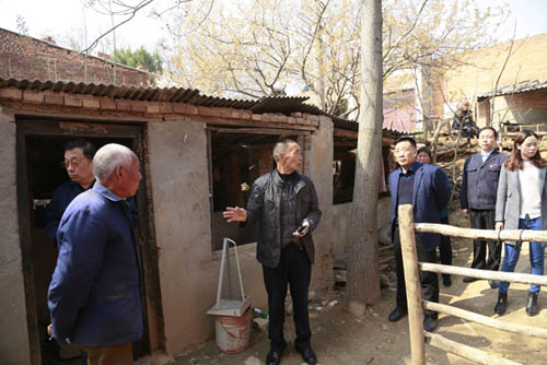 隆華黨委書記李占明深入貧困戶調(diào)研，助力精準(zhǔn)扶貧